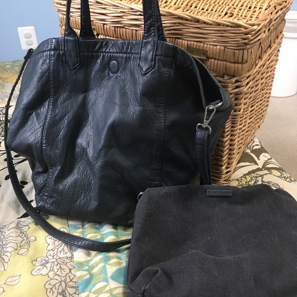 Anthropologie Handbags - Anthropologie remi & reid leather bag w/small bag